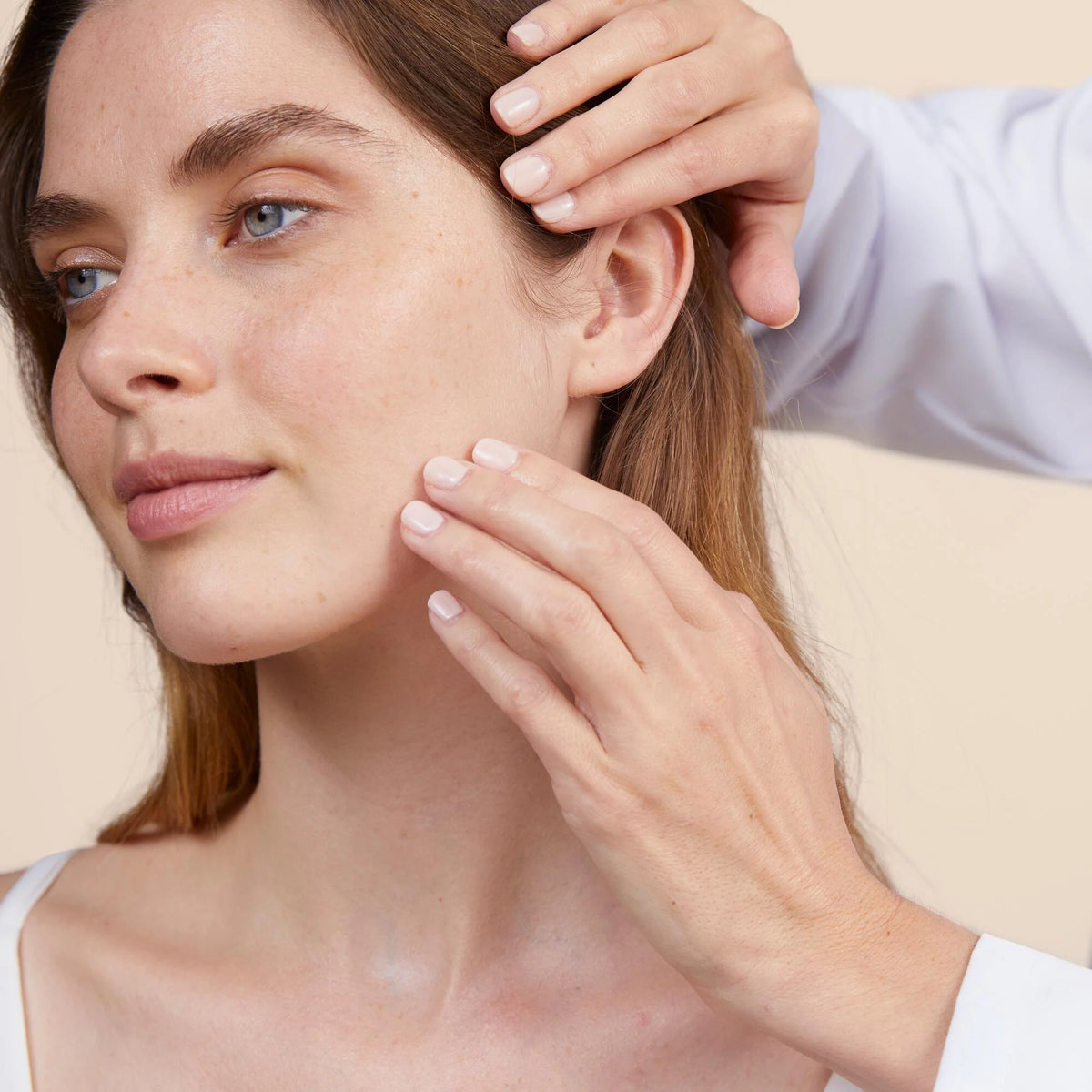 Avène XeraCalm A.D Lipid-Replenishing Cream lifestyle